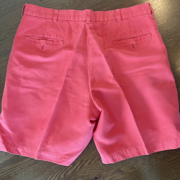 Brooks Brothers Men's Red Linen Shorts- 36w - Picture 2 of 5